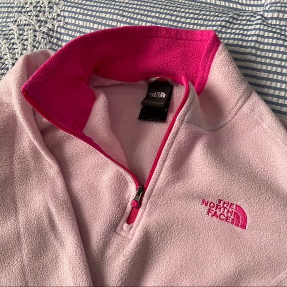the North Face Quarter Zip - Picture 3 of 6